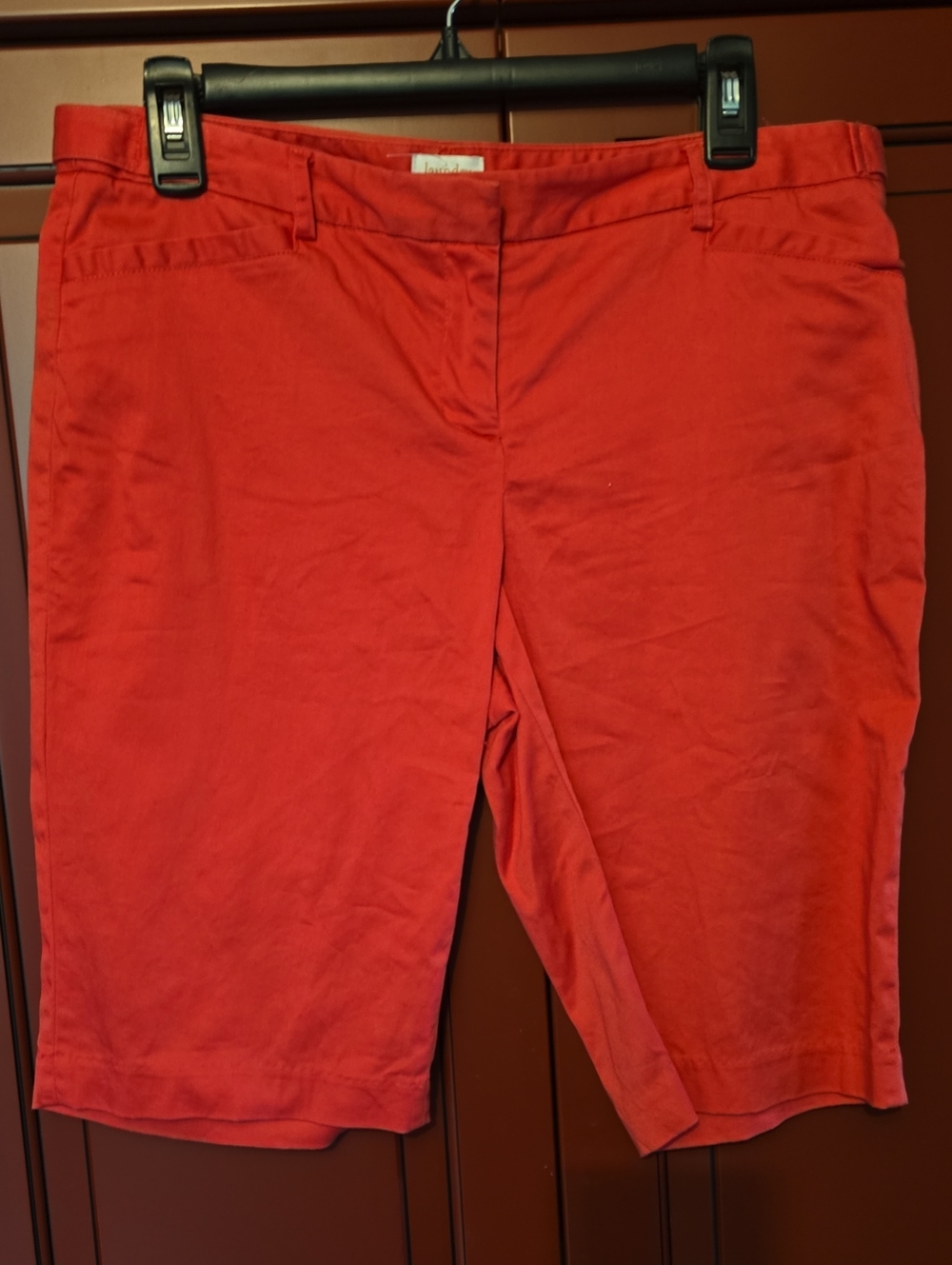 Red Knee-Length Stretch Shorts LANDRY